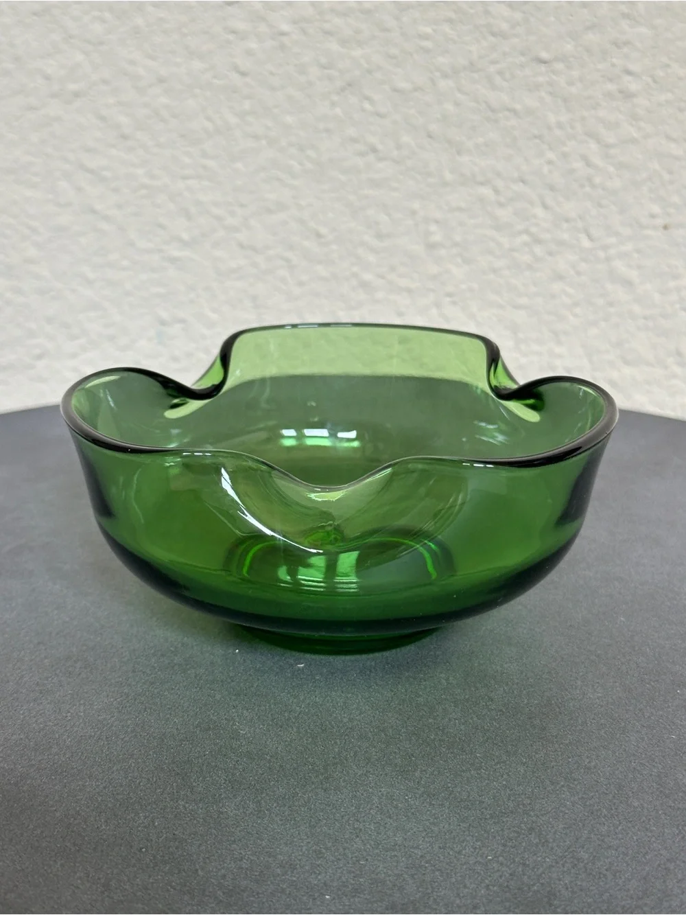 Anchor Hocking Green Glass Scalloped Edge Bowl Dish Plate Folded Edge 5” Vintage